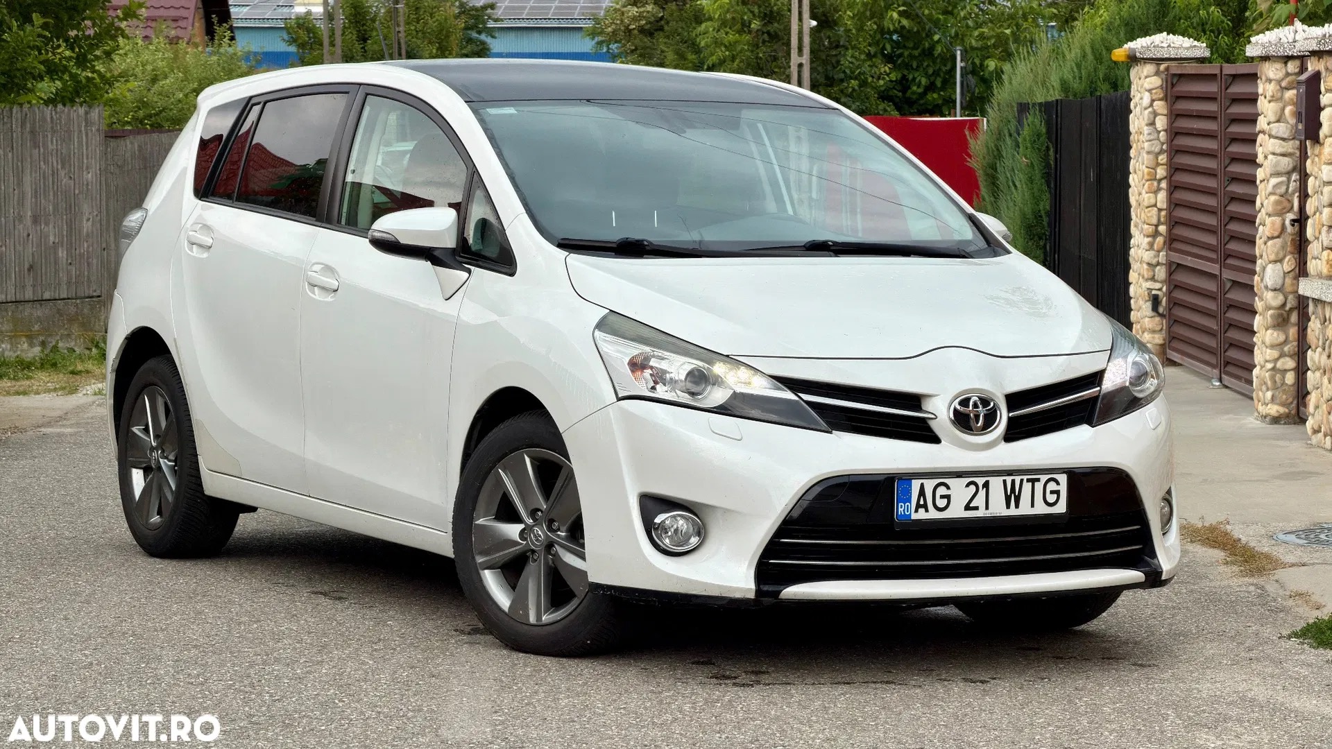 Toyota Verso 1.6 D-4D 7-Sitzer Start/Stop Comfort - vânzări auto Argeș