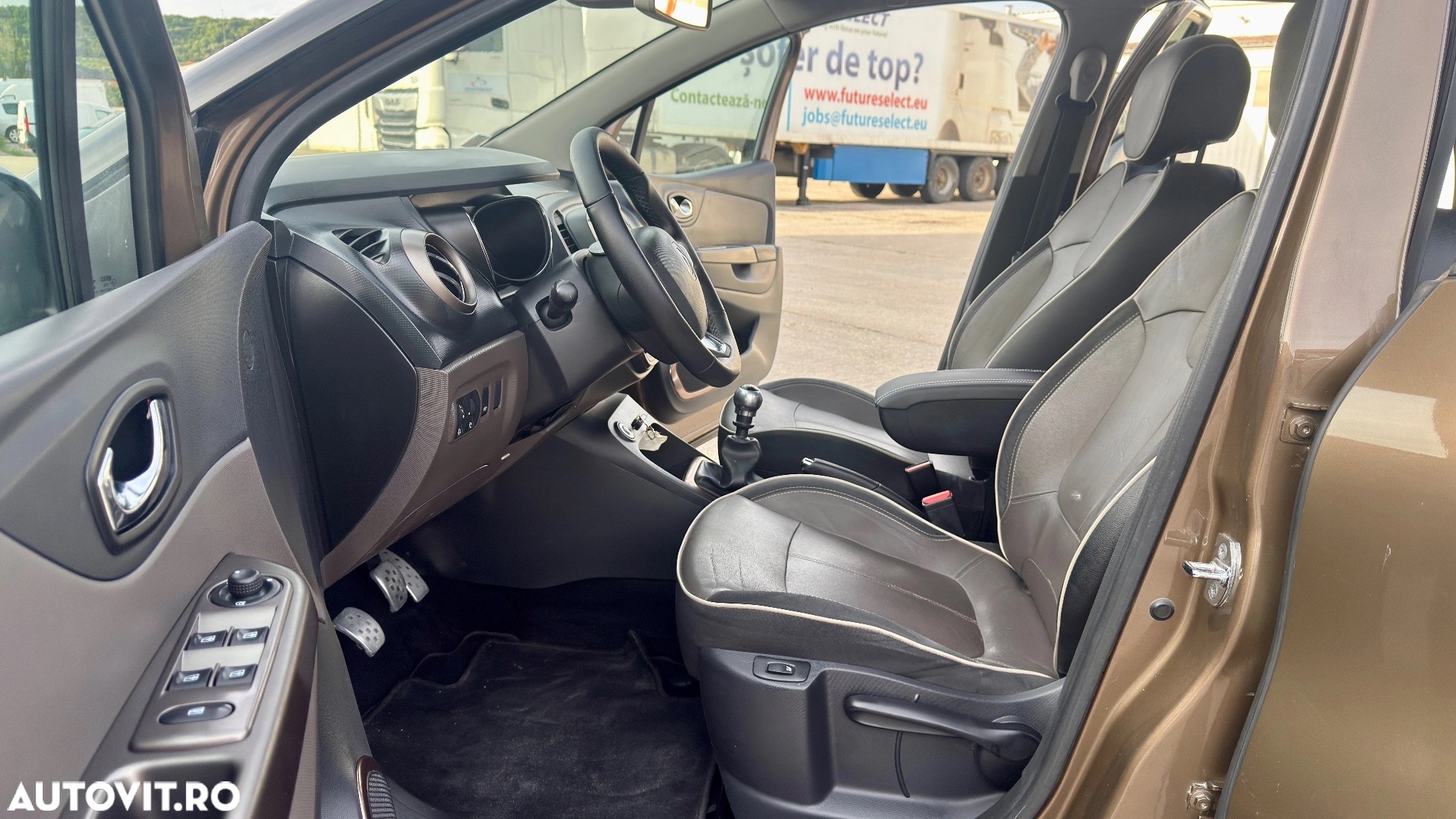 Renault Captur 1.5 dci 110cp 6 trepte - poza 5